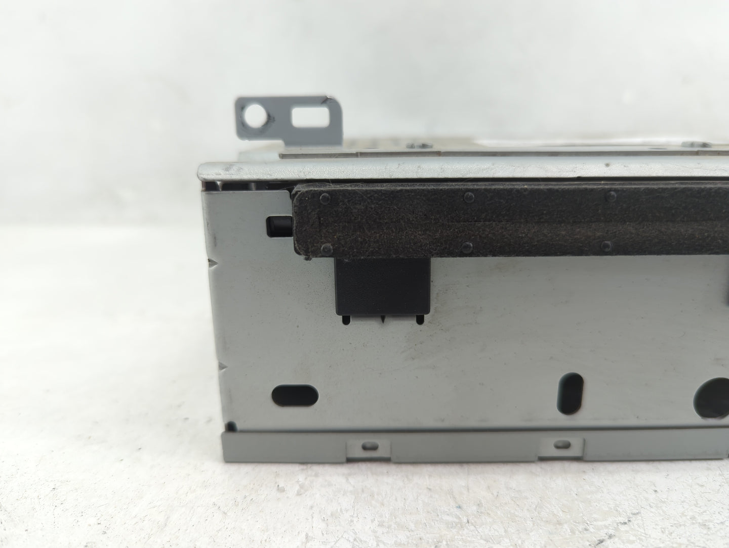 2017-2018 Ford Focus Radio AM FM Cd Player Receiver Replacement P/N:FM5T-19C107-HD Fits Fits 2017 2018 OEM Used Auto Parts -