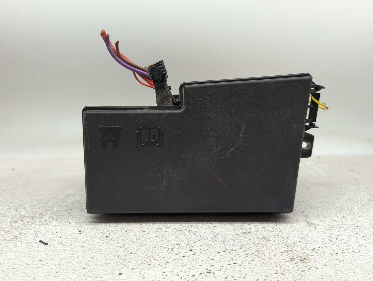2017-2018 Ford Focus Fusebox Fuse Box Panel Relay Module P/N:GJ7T-14A076-BA 19648 000 001, 21090 000 001 Fits Fits 2017 2018