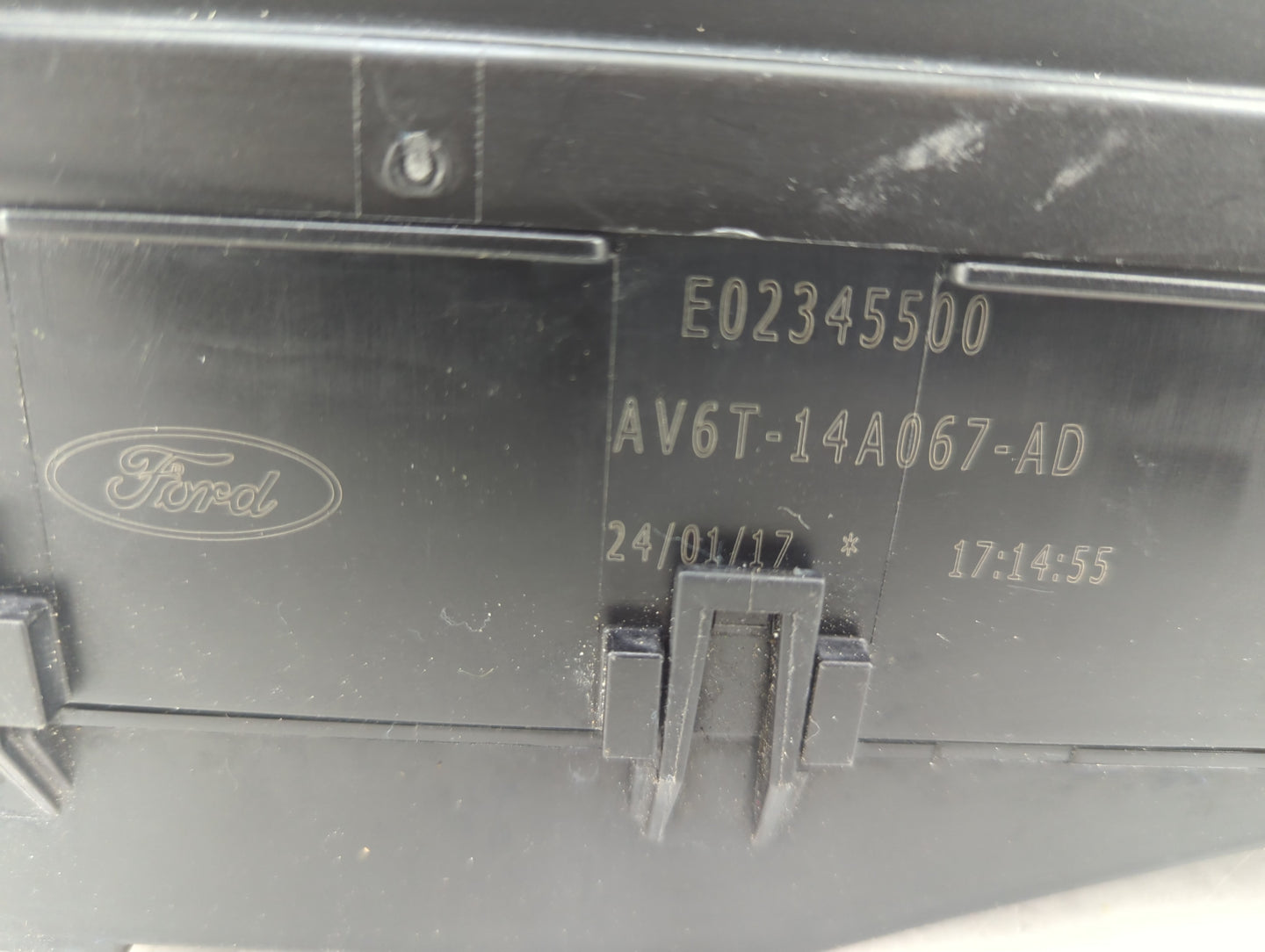 2017-2018 Ford Focus Fusebox Fuse Box Panel Relay Module P/N:AV6T-14A067-AD AV6T-14A142-AB Fits Fits 2017 2018 OEM Used Auto