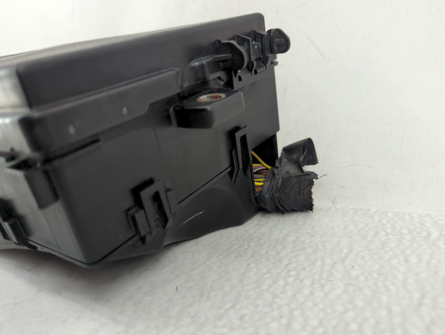 2017-2018 Ford Focus Fusebox Fuse Box Panel Relay Module P/N:AV6T-14A067-AD AV6T-14A142-AB Fits Fits 2017 2018 OEM Used Auto