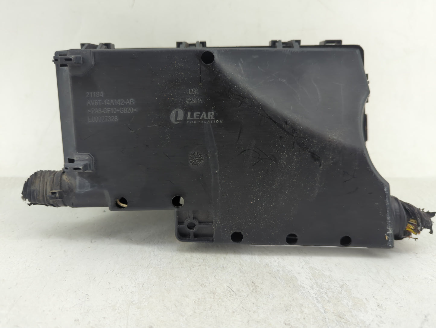 2017-2018 Ford Focus Fusebox Fuse Box Panel Relay Module P/N:AV6T-14A067-AD AV6T-14A142-AB Fits Fits 2017 2018 OEM Used Auto
