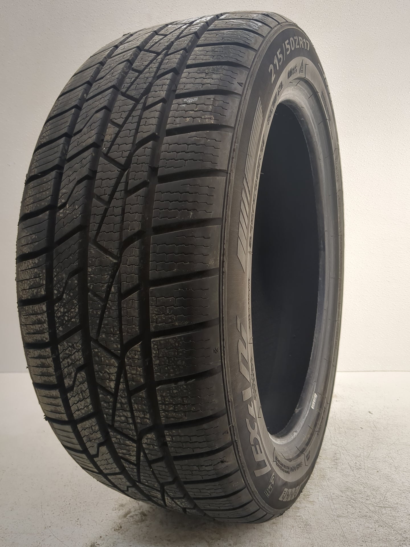 Used Tire 215/50ZR17 LEXLINI QUATTRO EMPO AW 95W - Tread Depth 10/32 - Oemusedautoparts1.com