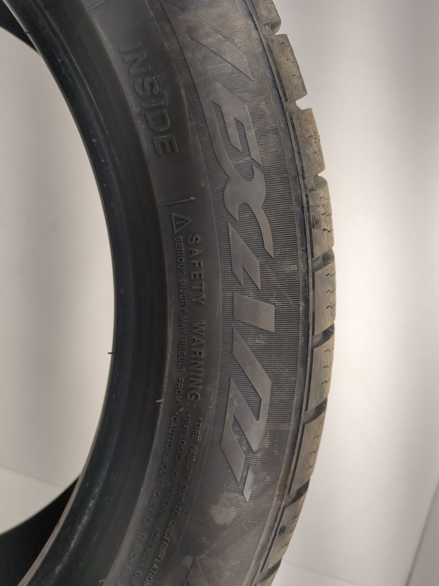 Used Tire 215/50ZR17 LEXLINI QUATTRO EMPO AW 95W - Tread Depth 10/32 - Oemusedautoparts1.com