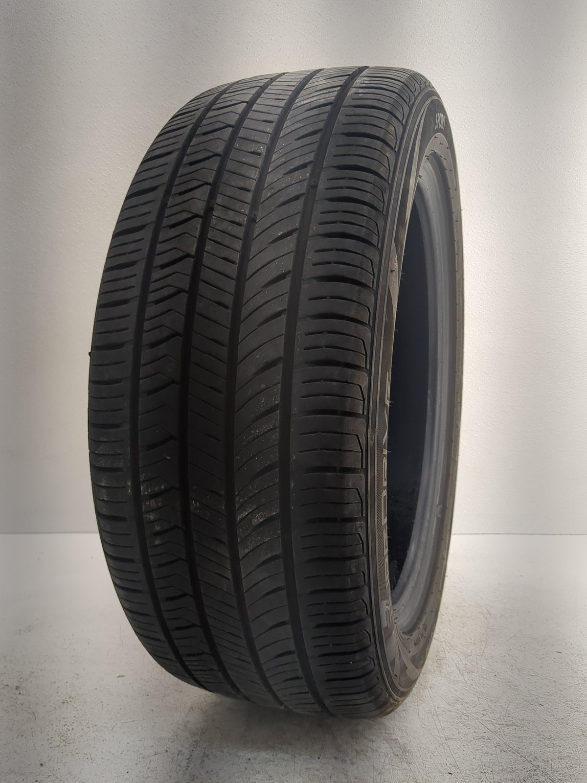 Used Tire 215/50R17 SUREDRIVE SPORT 95W - Tread Depth 8/32 - Oemusedautoparts1.com