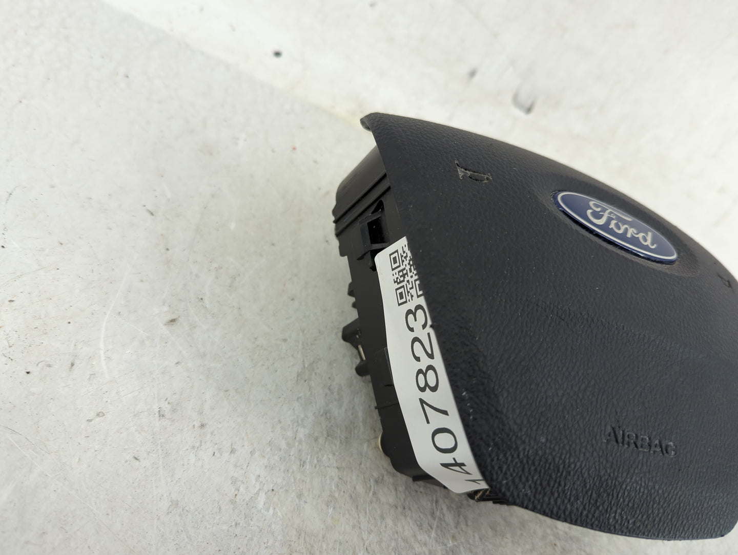 2014-2018 Ford Focus Air Bag Driver Left Steering Wheel Mounted Fits Fits 2014 2015 2016 2017 2018 OEM Used Auto Parts - Oem