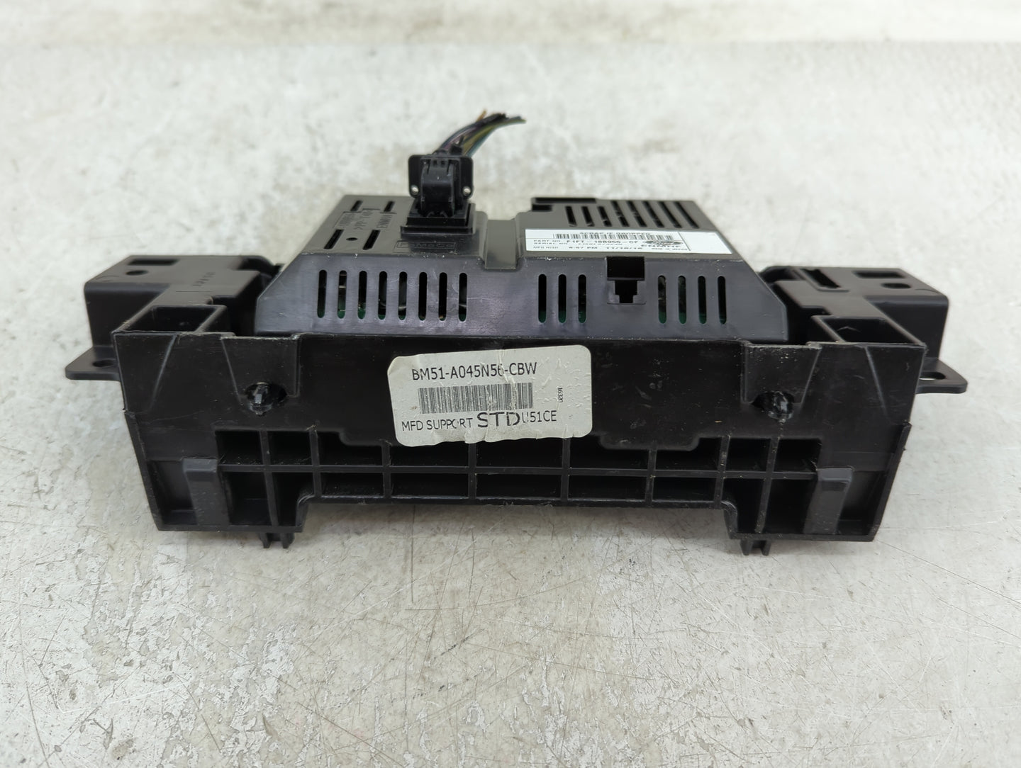 2015-2018 Ford Focus Information Display Screen - Oemusedautoparts1.com