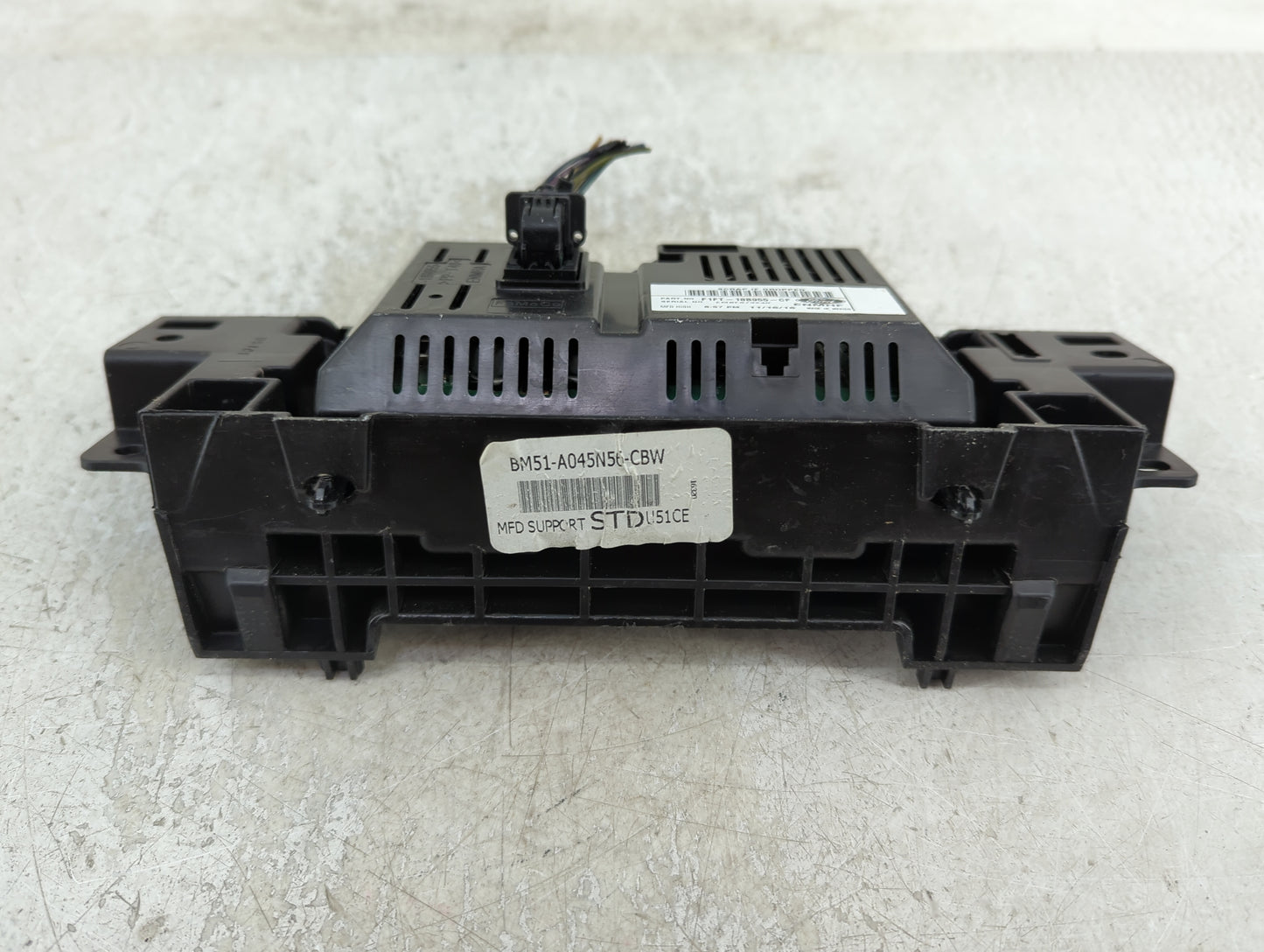 2015-2018 Ford Focus Information Display Screen - Oemusedautoparts1.com