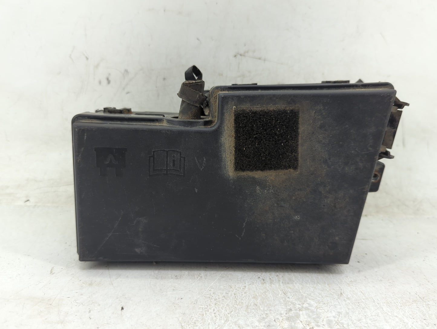 2017-2018 Ford Focus Fusebox Fuse Box Panel Relay Module P/N:GJ7T-14A076-BA 19648 000 001, 21090 000 001 Fits Fits 2017 2018