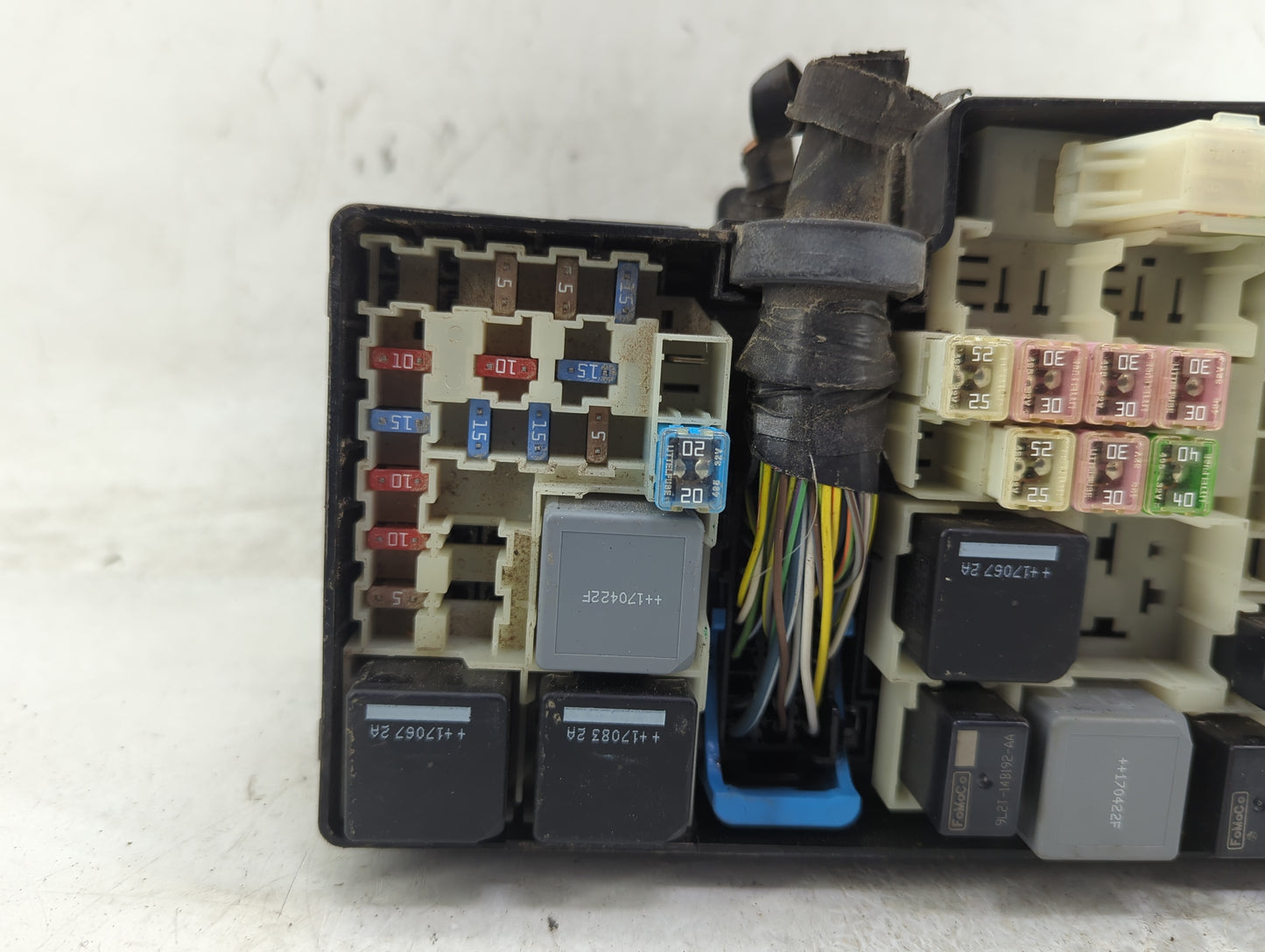2017-2018 Ford Focus Fusebox Fuse Box Panel Relay Module P/N:GJ7T-14A076-BA 19648 000 001, 21090 000 001 Fits Fits 2017 2018