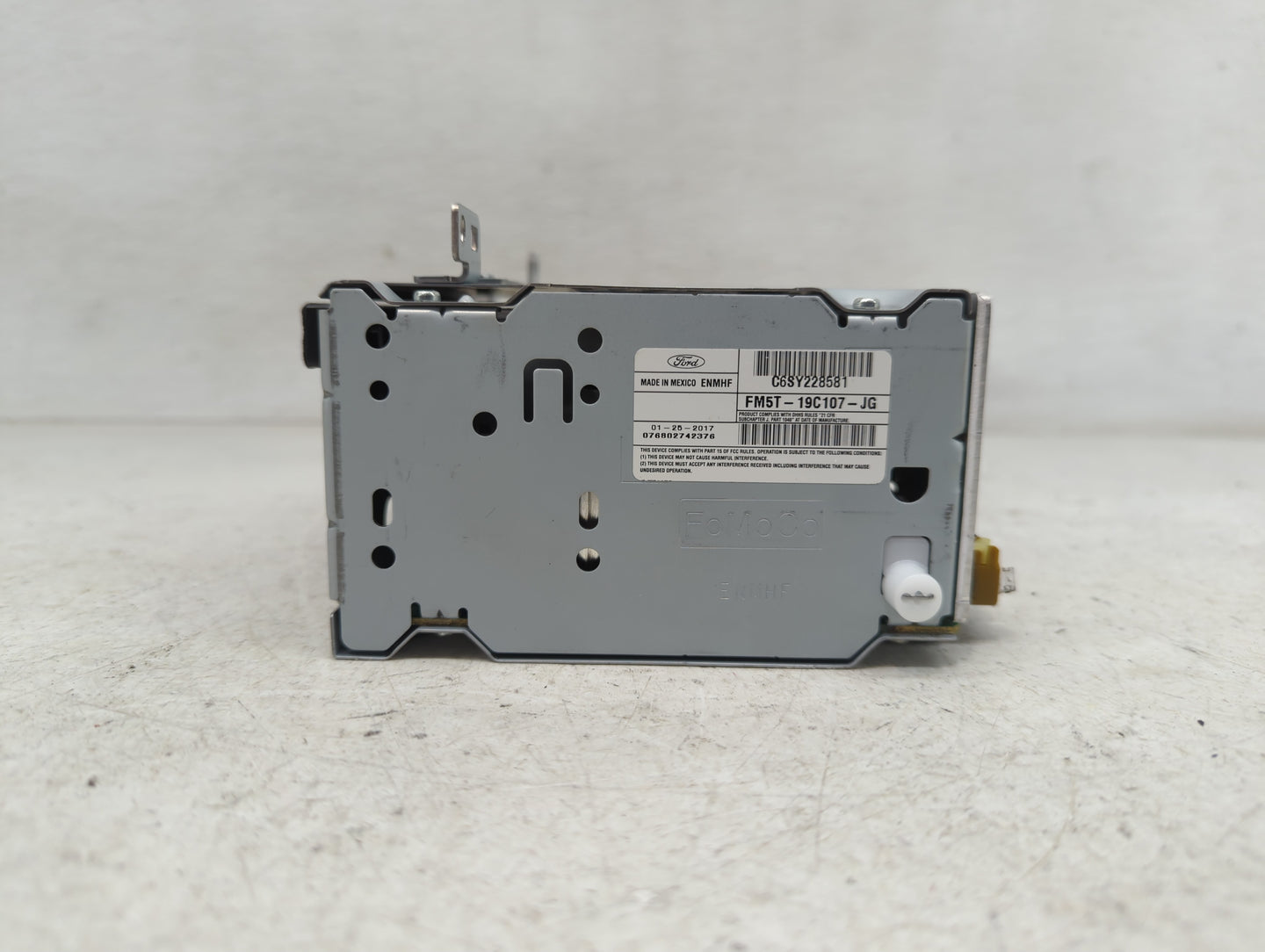 2017-2018 Ford Focus Radio AM FM Cd Player Receiver Replacement P/N:FM5T-19C107-JG Fits Fits 2017 2018 OEM Used Auto Parts -