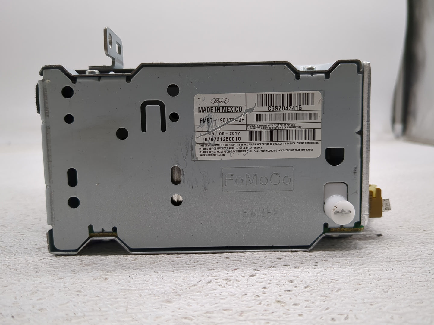 2017-2018 Ford Focus Radio AM FM Cd Player Receiver Replacement P/N:FM5T-19C107-JH Fits Fits 2017 2018 OEM Used Auto Parts -