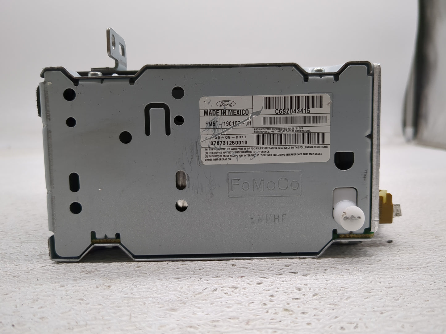 2017-2018 Ford Focus Radio AM FM Cd Player Receiver Replacement P/N:FM5T-19C107-JH Fits Fits 2017 2018 OEM Used Auto Parts -