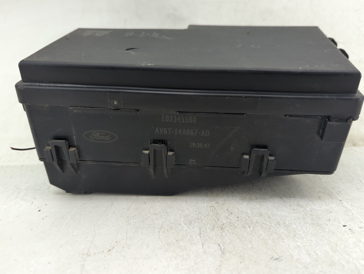 2017-2018 Ford Focus Fusebox Fuse Box Panel Relay Module P/N:GJ7T-14A076-BA 19648 000 001, 21090 000 001 Fits Fits 2017 2018