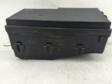 2017-2018 Ford Focus Fusebox Fuse Box Panel Relay Module P/N:GJ7T-14A076-BA 19648 000 001, 21090 000 001 Fits Fits 2017 2018 OEM Used Auto Parts