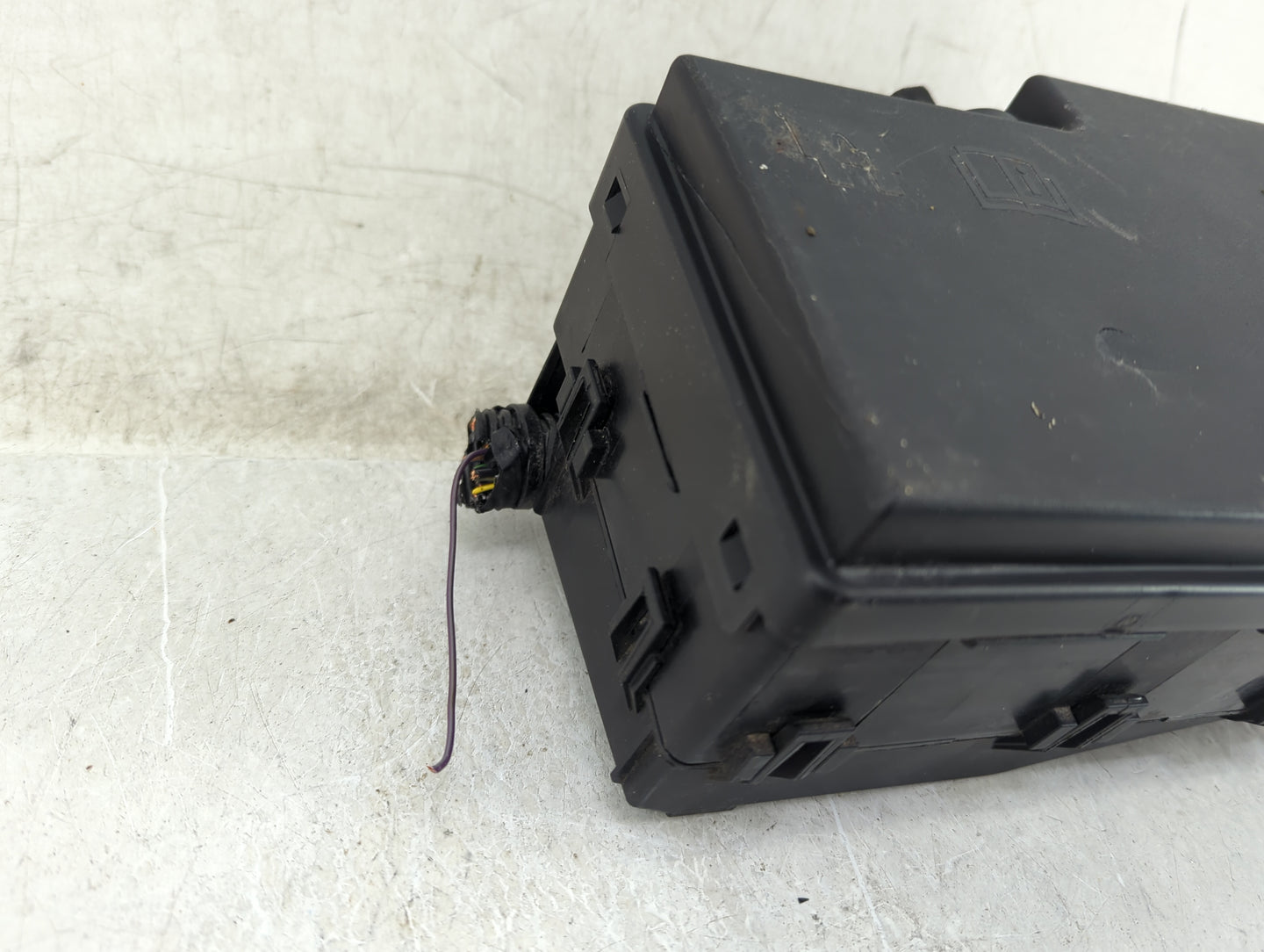 2017-2018 Ford Focus Fusebox Fuse Box Panel Relay Module P/N:GJ7T-14A076-BA 19648 000 001, 21090 000 001 Fits Fits 2017 2018