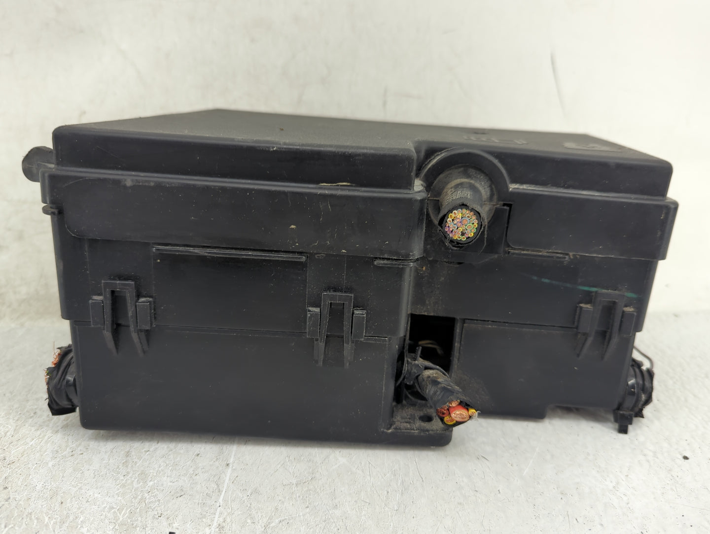 2017-2018 Ford Focus Fusebox Fuse Box Panel Relay Module P/N:GJ7T-14A076-BA 19648 000 001, 21090 000 001 Fits Fits 2017 2018