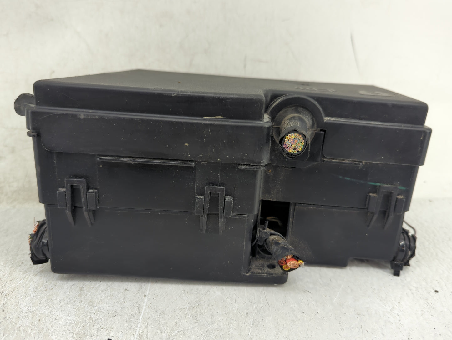 2017-2018 Ford Focus Fusebox Fuse Box Panel Relay Module P/N:GJ7T-14A076-BA 19648 000 001, 21090 000 001 Fits Fits 2017 2018