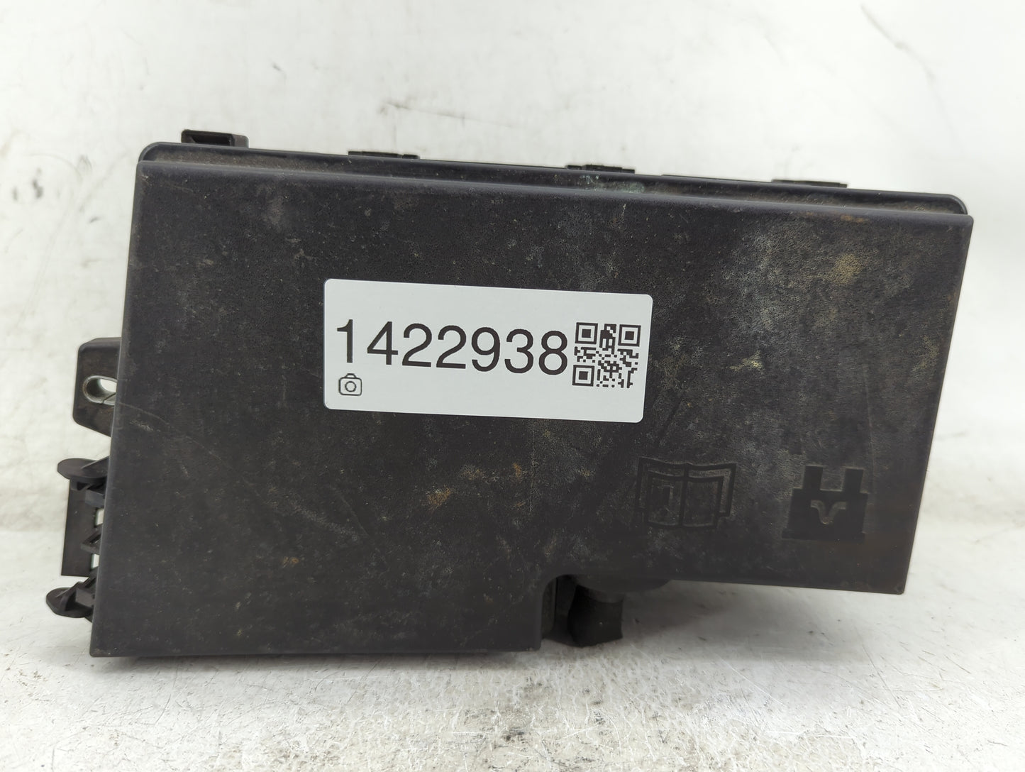 2017-2018 Ford Focus Fusebox Fuse Box Panel Relay Module P/N:GJ7T-14A076-BA 19648 000 001, 21090 000 001 Fits Fits 2017 2018