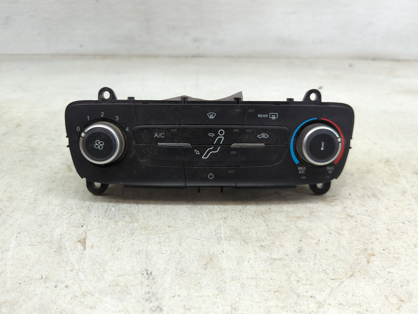 2017 Ford Focus Climate Control Module Temperature AC/Heater Replacement P/N:F1ET-19980-JJ Fits OEM Used Auto Parts - Oemuse