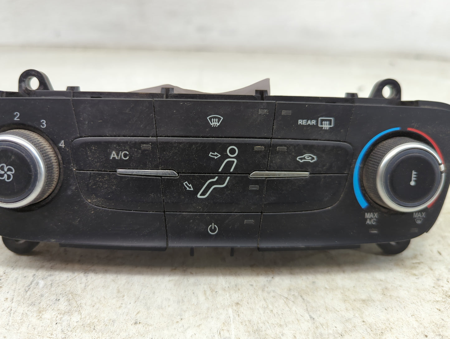 2017 Ford Focus Climate Control Module Temperature AC/Heater Replacement P/N:F1ET-19980-JJ Fits OEM Used Auto Parts - Oemuse