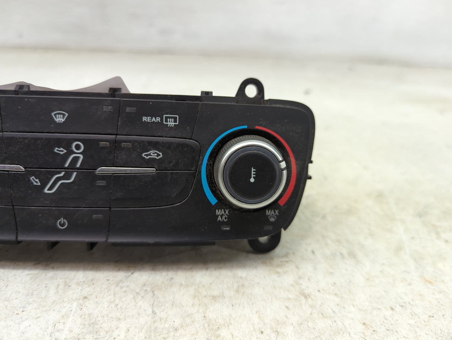 2017 Ford Focus Climate Control Module Temperature AC/Heater Replacement P/N:F1ET-19980-JJ Fits OEM Used Auto Parts - Oemuse