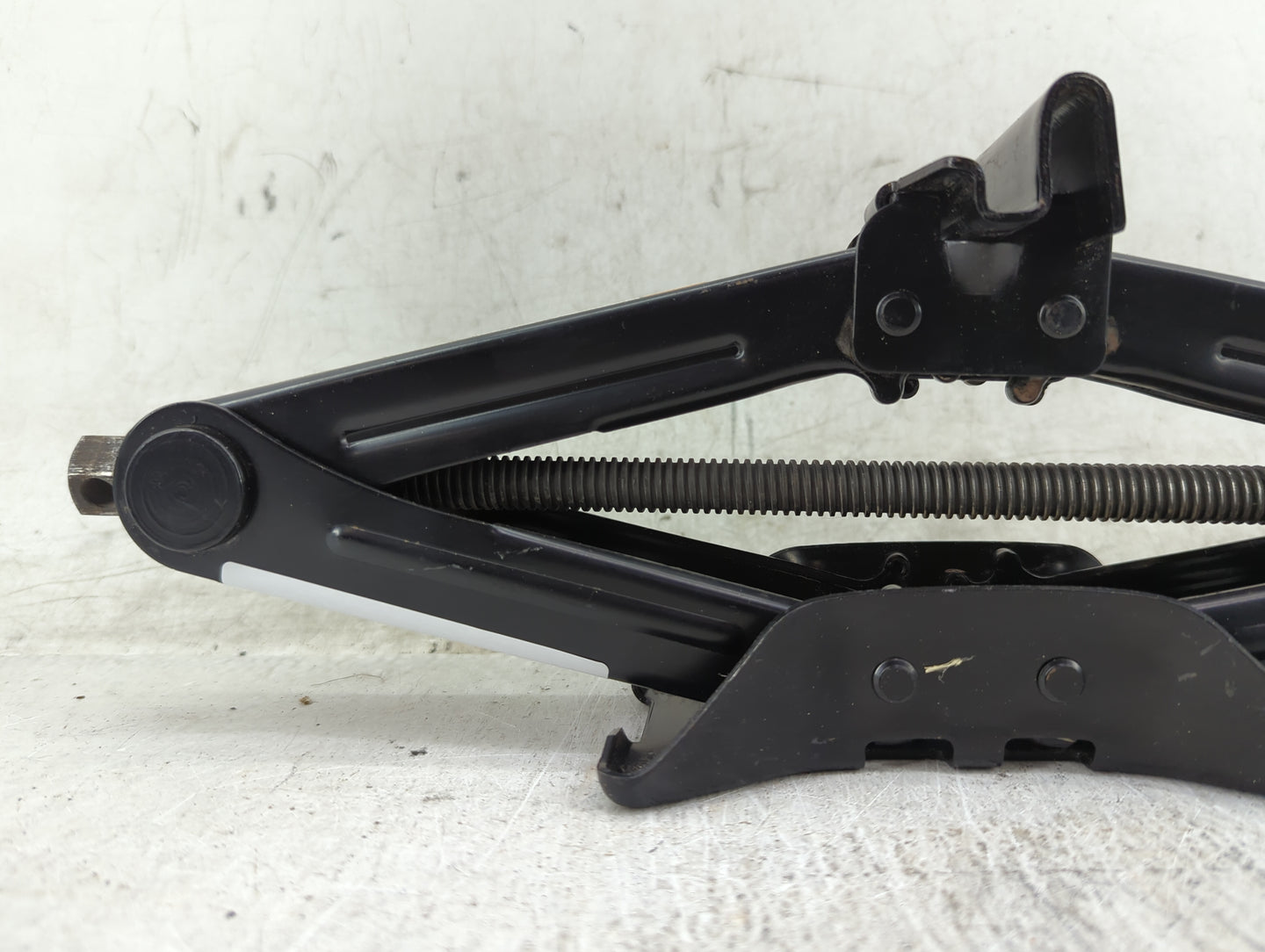 2017 Ford Focus Spare Scissor Car Jack - Oemusedautoparts1.com