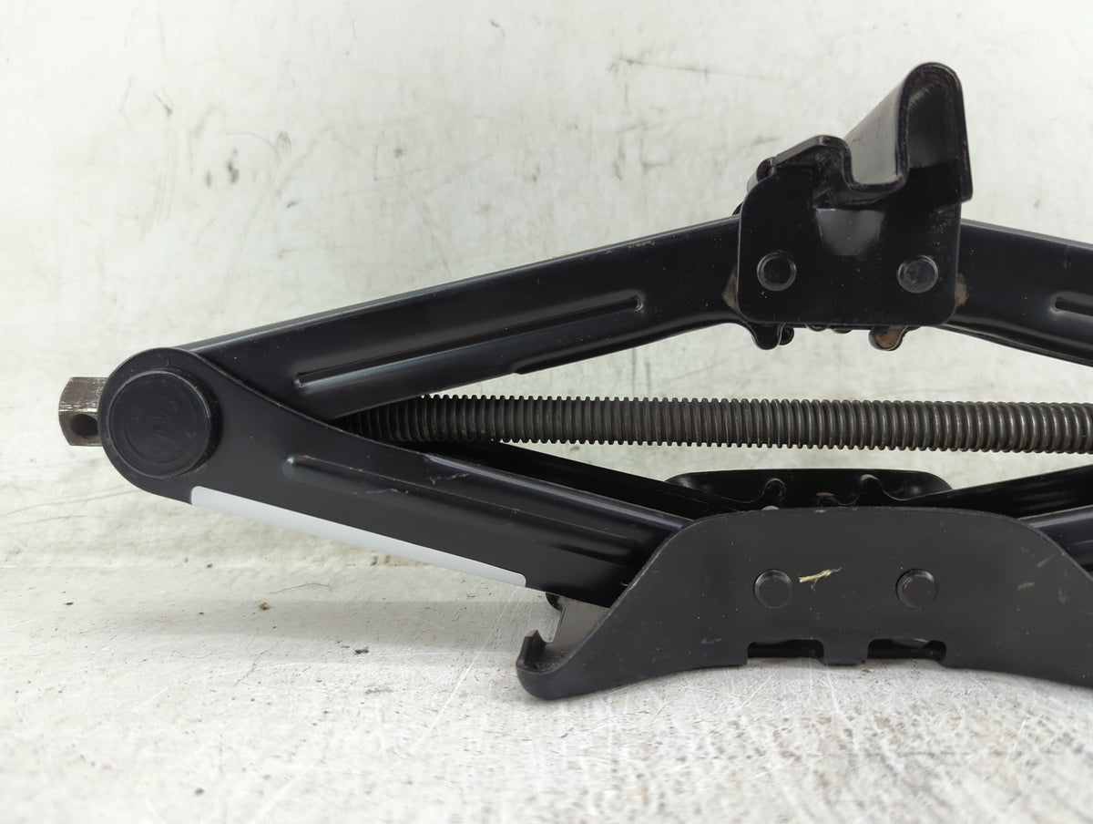 2017 Ford Focus Spare Scissor Car Jack 1431619 - Oemusedautoparts1.com