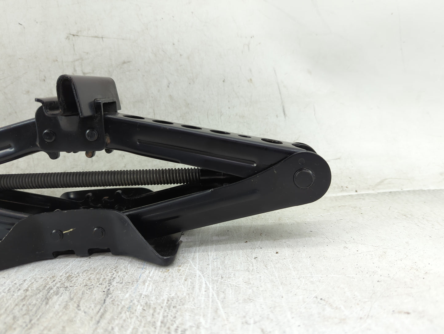 2017 Ford Focus Spare Scissor Car Jack 1431619 - Oemusedautoparts1.com