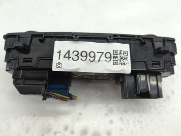 2015-2018 Ford Focus Climate Control Module Temperature AC/Heater Replacement P/N:F1ET-19980-JJ Fits Fits 2015 2016 2017 2018 OEM Used Auto Parts