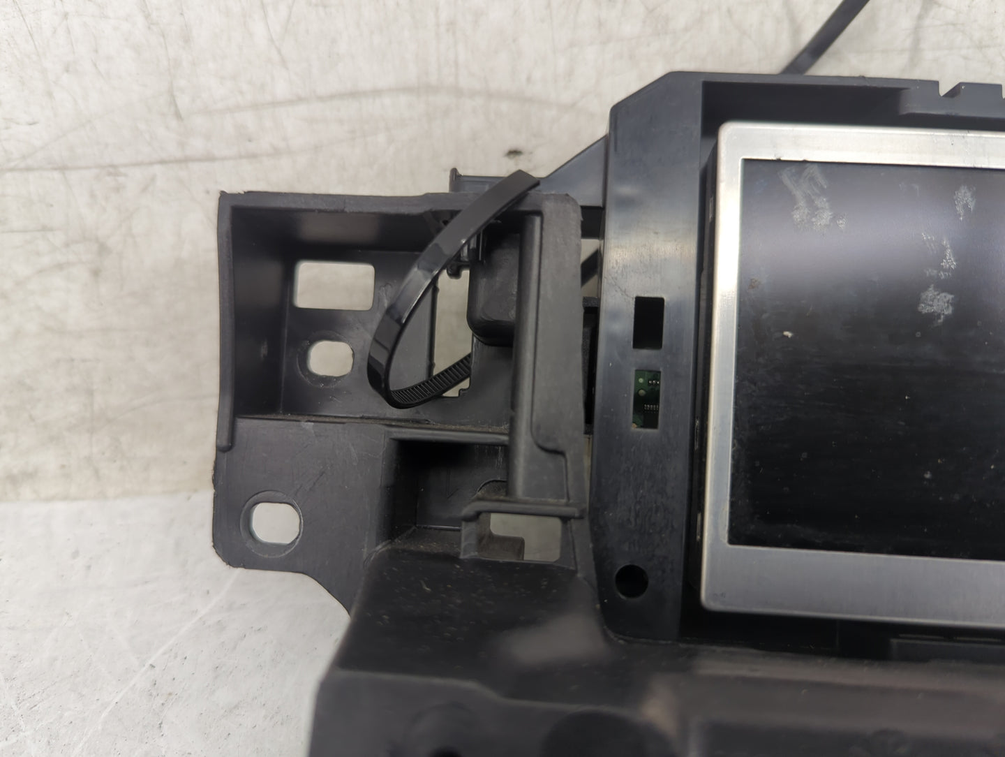 2015-2018 Ford Focus Information Display Screen - Oemusedautoparts1.com
