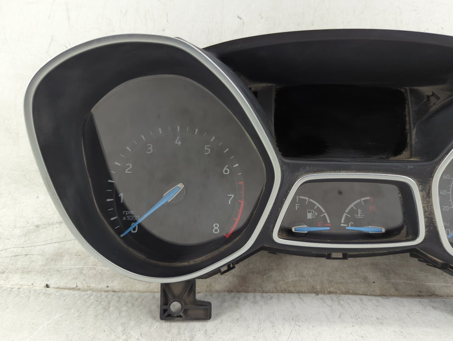 2016-2018 Ford Focus Instrument Cluster Speedometer Gauges P/N:2625776 5085074 Fits Fits 2016 2017 2018 OEM Used Auto Parts 