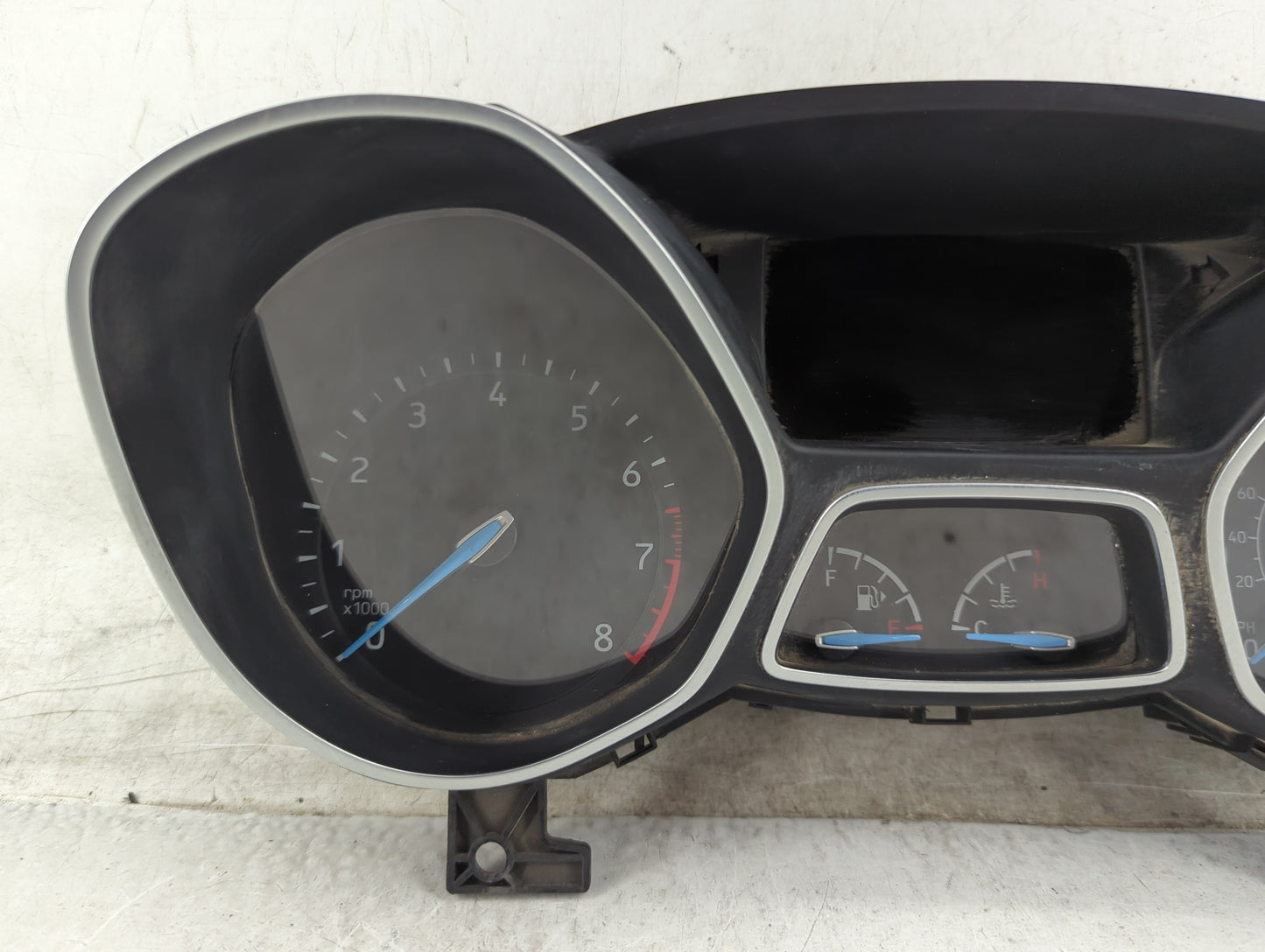 2016-2018 Ford Focus Instrument Cluster Speedometer Gauges P/N:2625776 5085074 Fits Fits 2016 2017 2018 OEM Used Auto Parts 