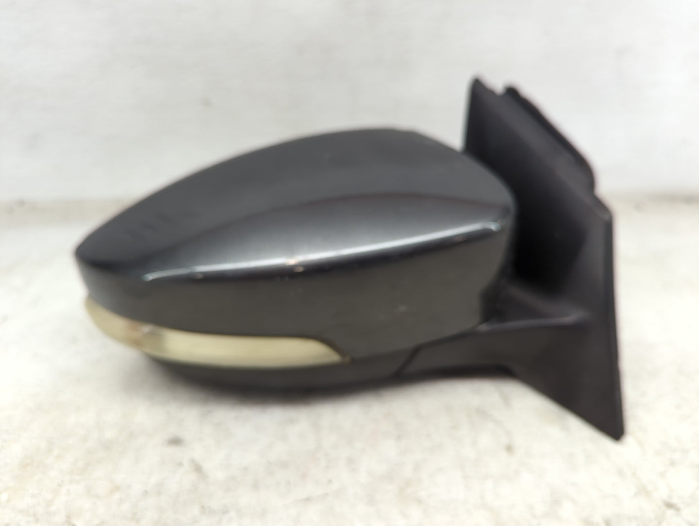 2015-2018 Ford Focus Passenger Side View Mirror - Right Door Mirror OEM Used - Oemusedautoparts1.com