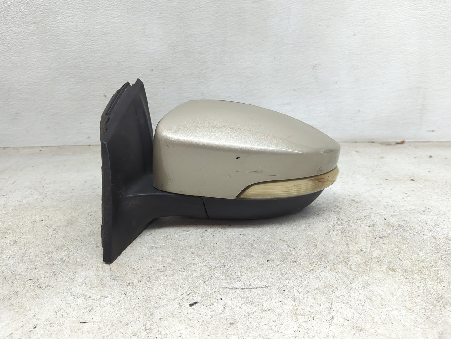 2015-2018 Ford Focus Driver Side View Mirror - Left Door Mirror OEM Used - Oemusedautoparts1.com