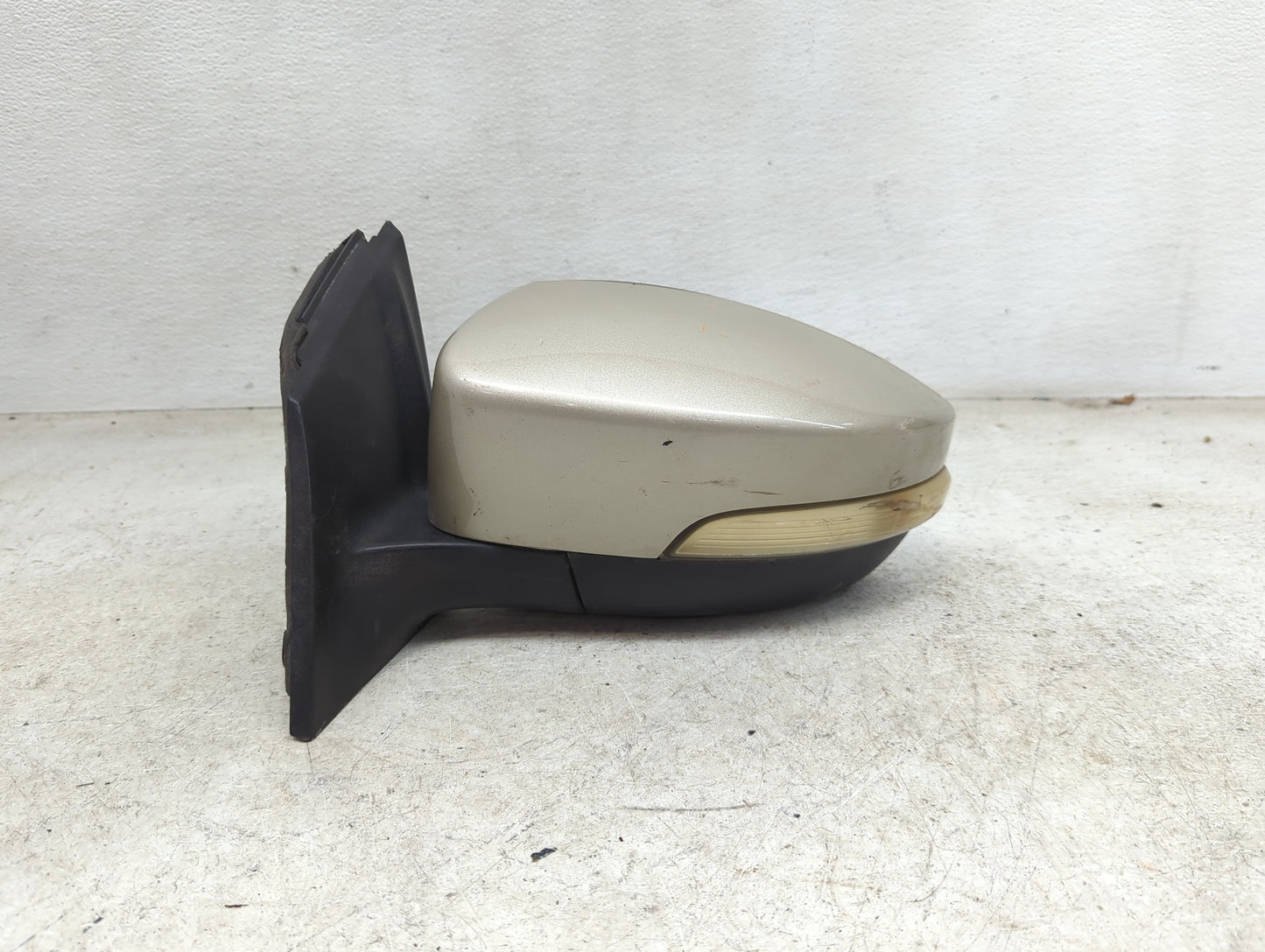 2015-2018 Ford Focus Driver Side View Mirror - Left Door Mirror OEM Used - Oemusedautoparts1.com