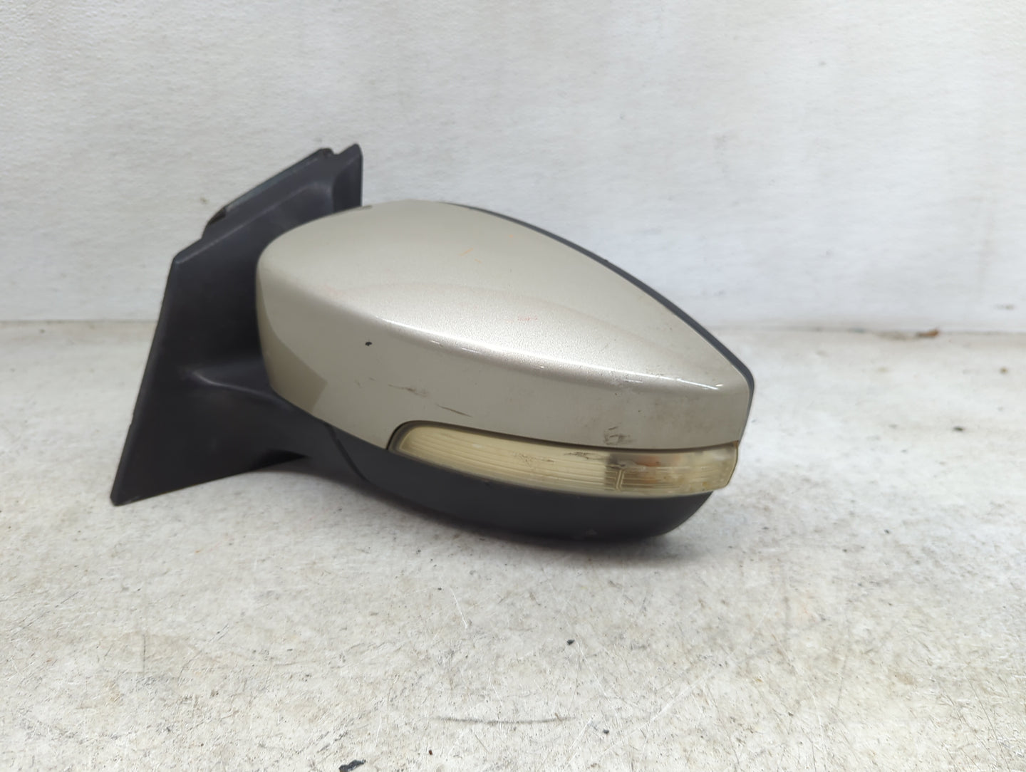 2015-2018 Ford Focus Driver Side View Mirror - Left Door Mirror OEM Used - Oemusedautoparts1.com