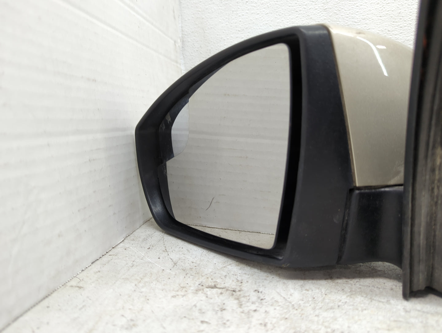 2015-2018 Ford Focus Driver Side View Mirror - Left Door Mirror OEM Used - Oemusedautoparts1.com