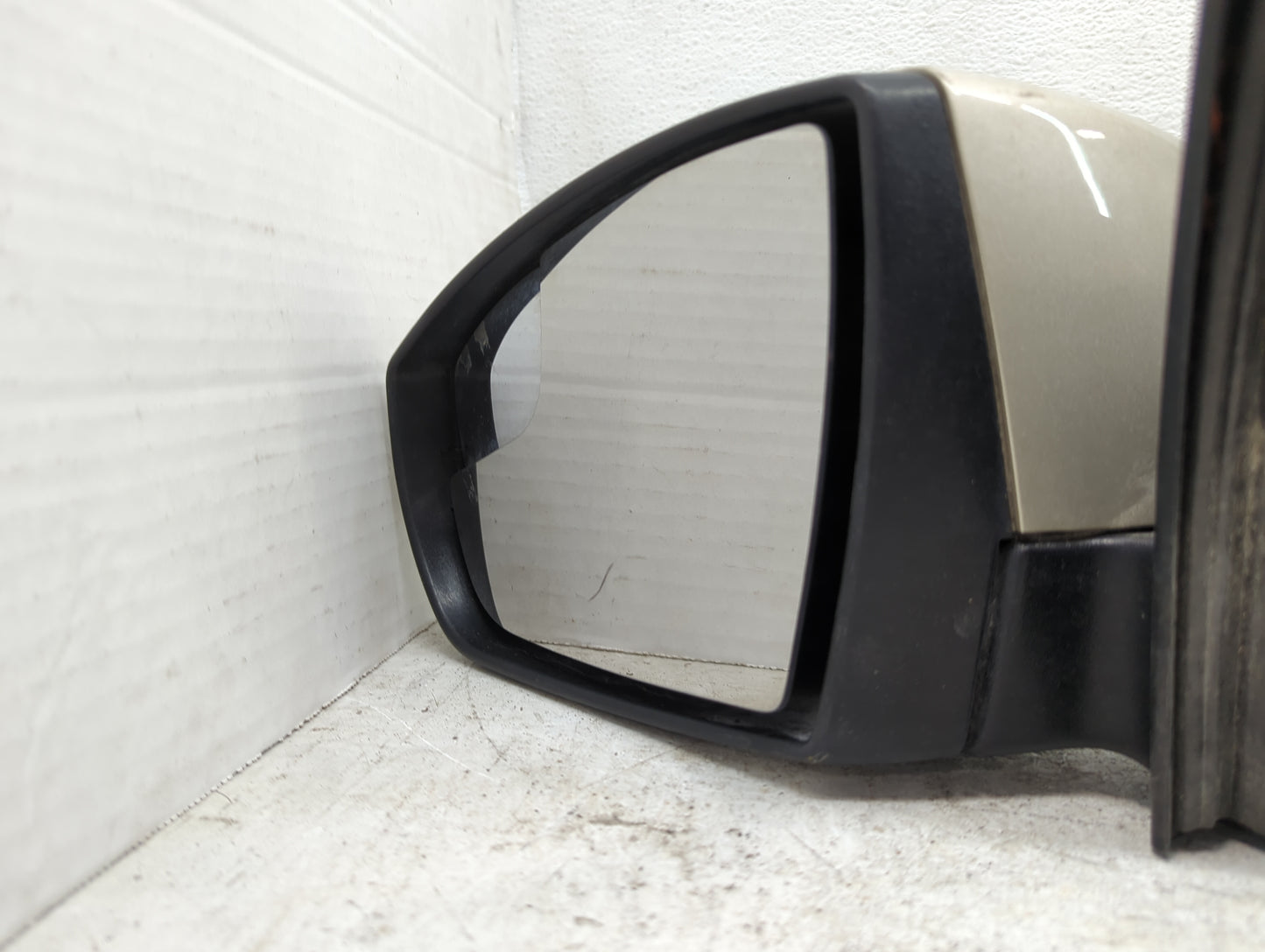 2015-2018 Ford Focus Driver Side View Mirror - Left Door Mirror OEM Used - Oemusedautoparts1.com