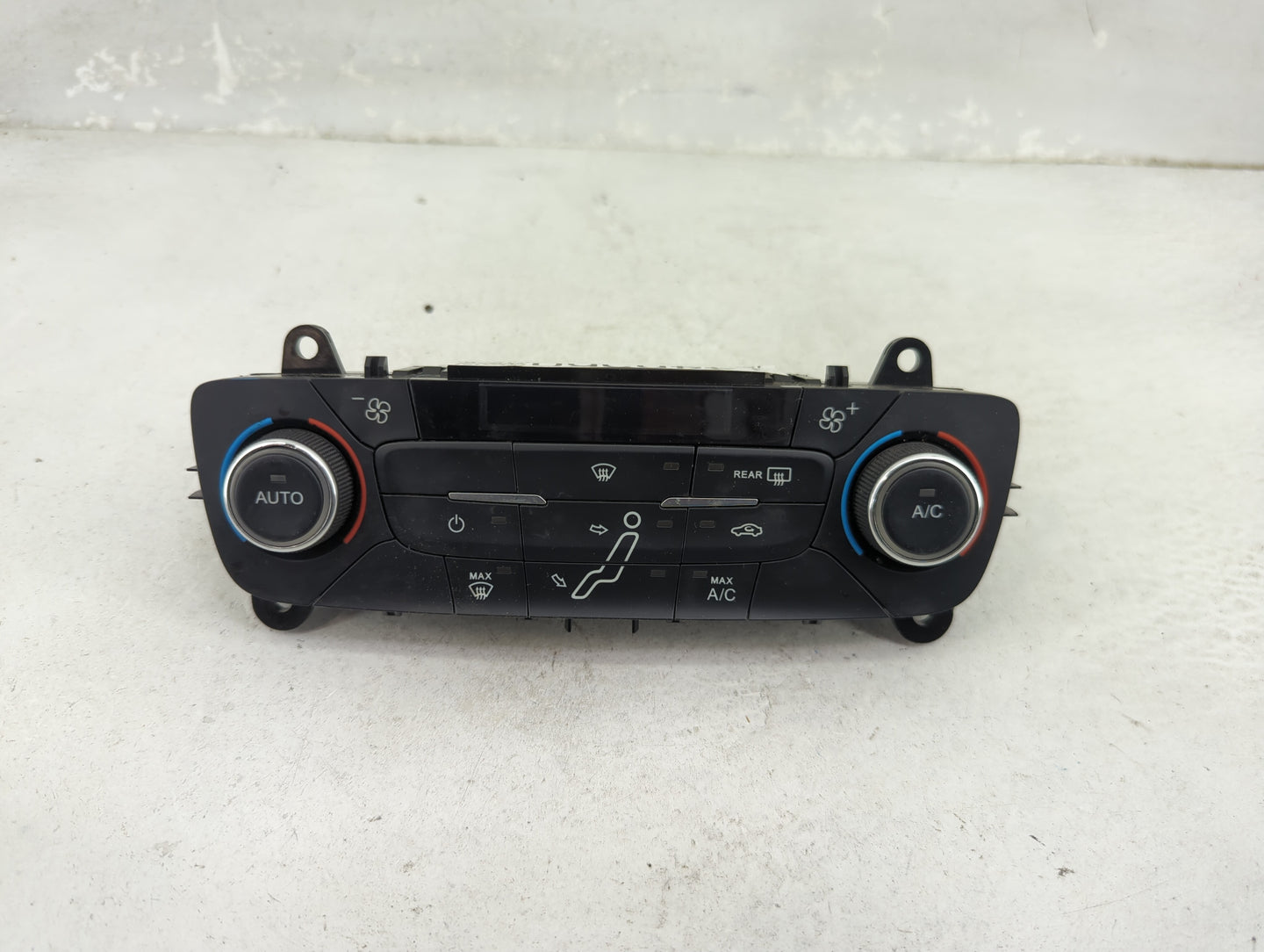 2015-2018 Ford Focus Climate Control Module Temperature AC/Heater Replacement P/N:F1ET-18C612-AG Fits Fits 2015 2016 2017 20