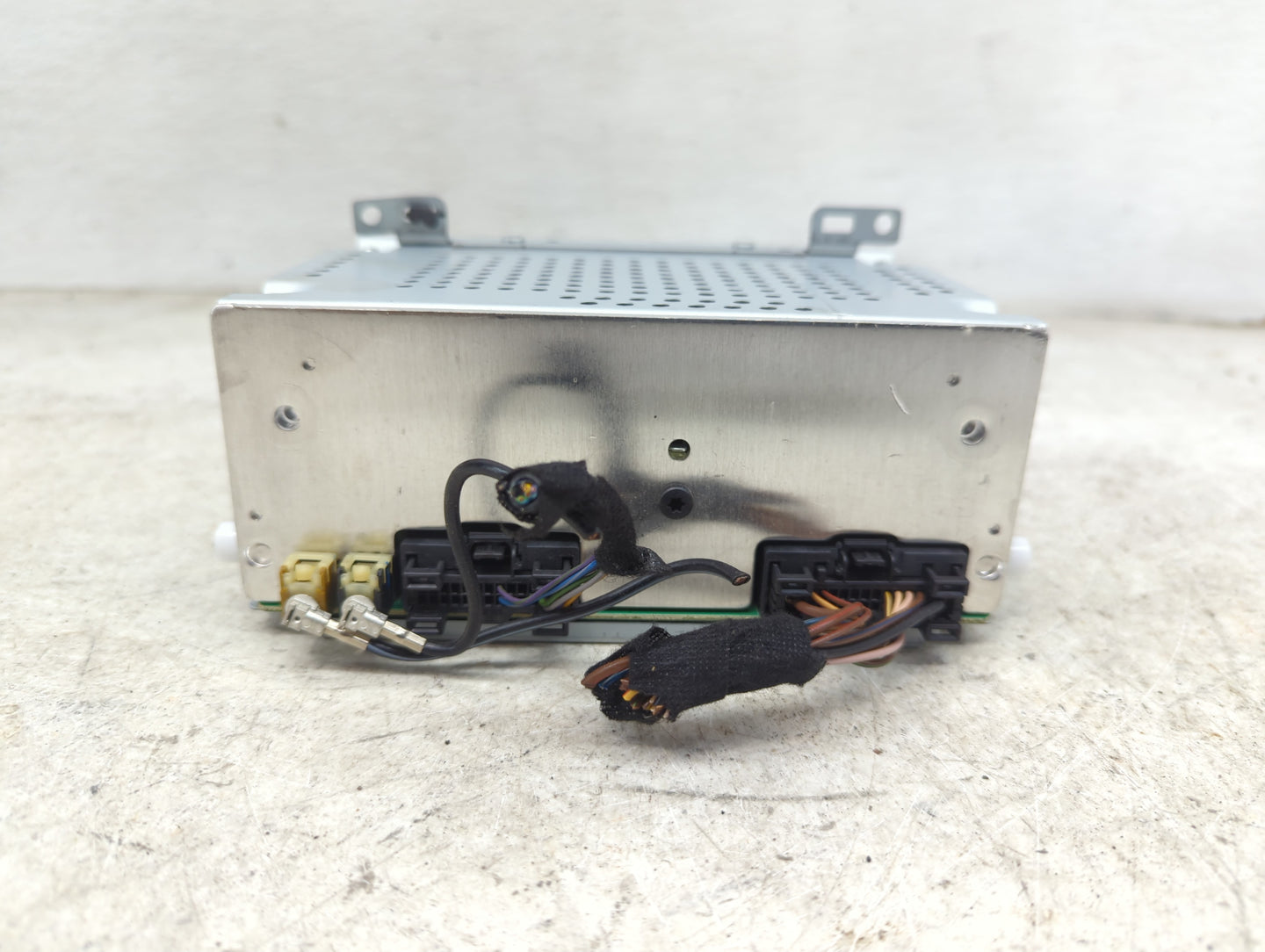 2017-2018 Ford Focus Radio AM FM Cd Player Receiver Replacement P/N:FM5T-19C107-JH Fits Fits 2017 2018 OEM Used Auto Parts -