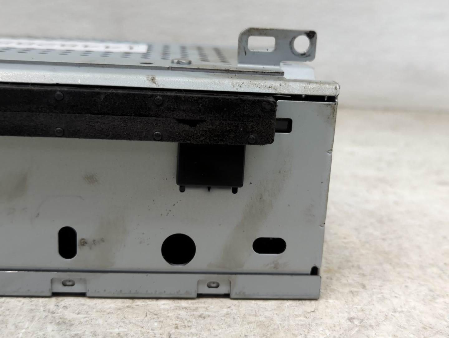 2017-2018 Ford Focus Radio AM FM Cd Player Receiver Replacement P/N:FM5T-19C107-JH Fits Fits 2017 2018 OEM Used Auto Parts -