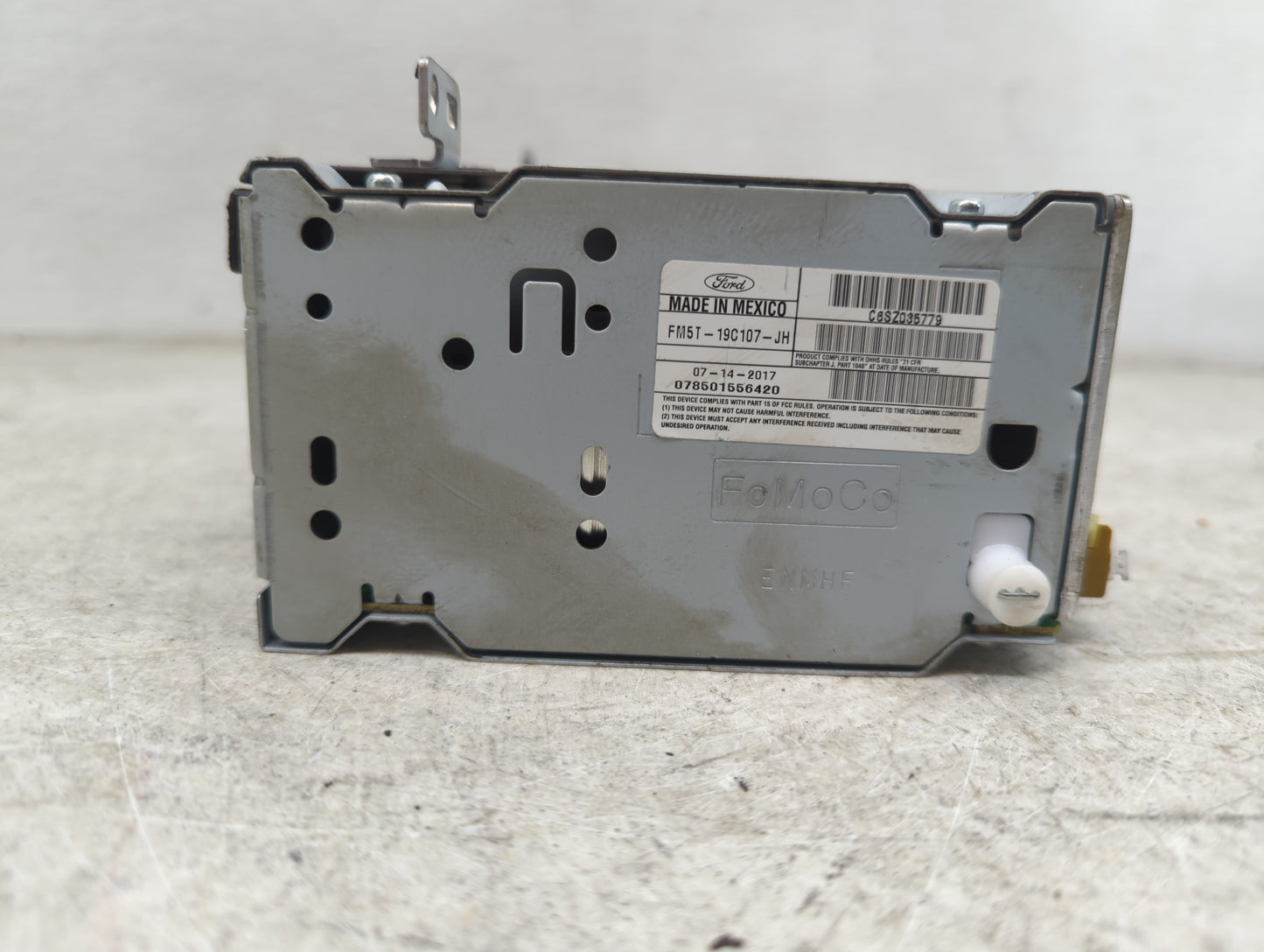 2017-2018 Ford Focus Radio AM FM Cd Player Receiver Replacement P/N:FM5T-19C107-JH Fits Fits 2017 2018 OEM Used Auto Parts -