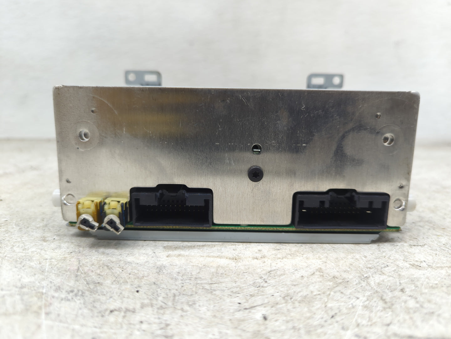 2017-2018 Ford Focus Radio AM FM Cd Player Receiver Replacement P/N:FM5T-19C107-JH Fits Fits 2017 2018 OEM Used Auto Parts -