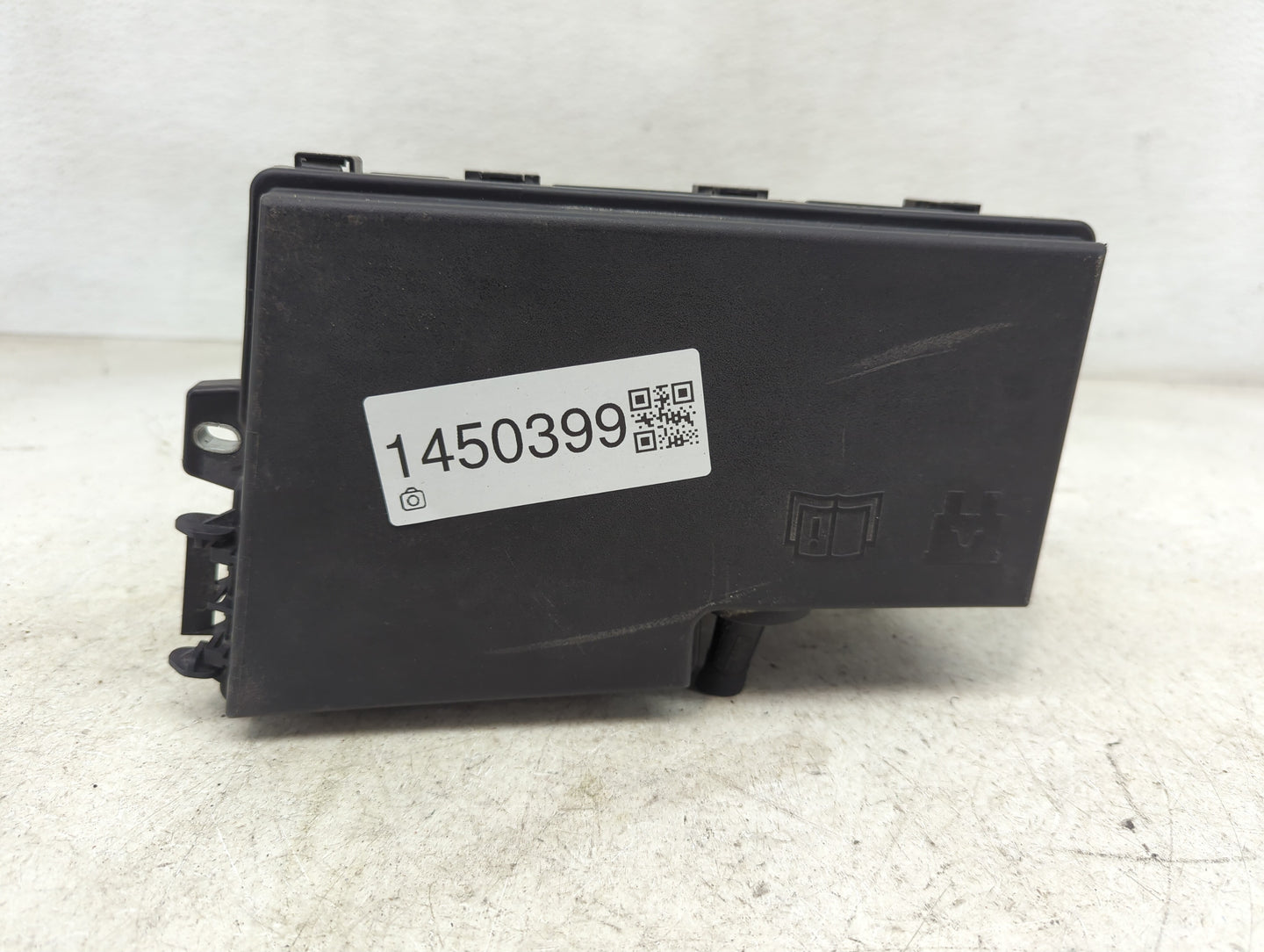 2017-2018 Ford Focus Fusebox Fuse Box Panel Relay Module P/N:AV6T-14A067-AD E02345500 Fits Fits 2017 2018 OEM Used Auto Part