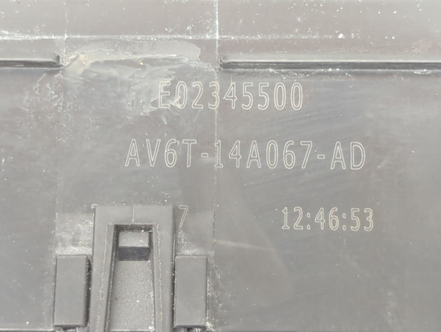2017-2018 Ford Focus Fusebox Fuse Box Panel Relay Module P/N:AV6T-14A067-AD E02345500 Fits Fits 2017 2018 OEM Used Auto Part