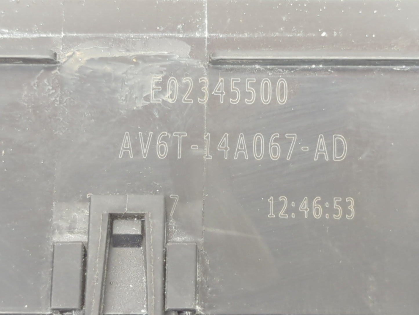 2017-2018 Ford Focus Fusebox Fuse Box Panel Relay Module P/N:AV6T-14A067-AD E02345500 Fits Fits 2017 2018 OEM Used Auto Part