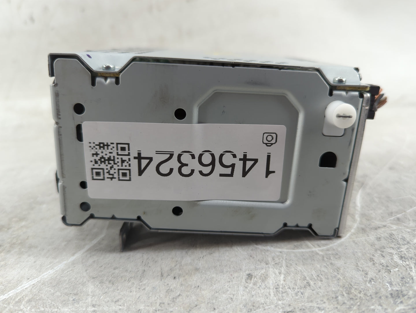 2017-2018 Ford Focus Radio AM FM Cd Player Receiver Replacement P/N:FM51-19C107-JH Fits Fits 2017 2018 OEM Used Auto Parts -