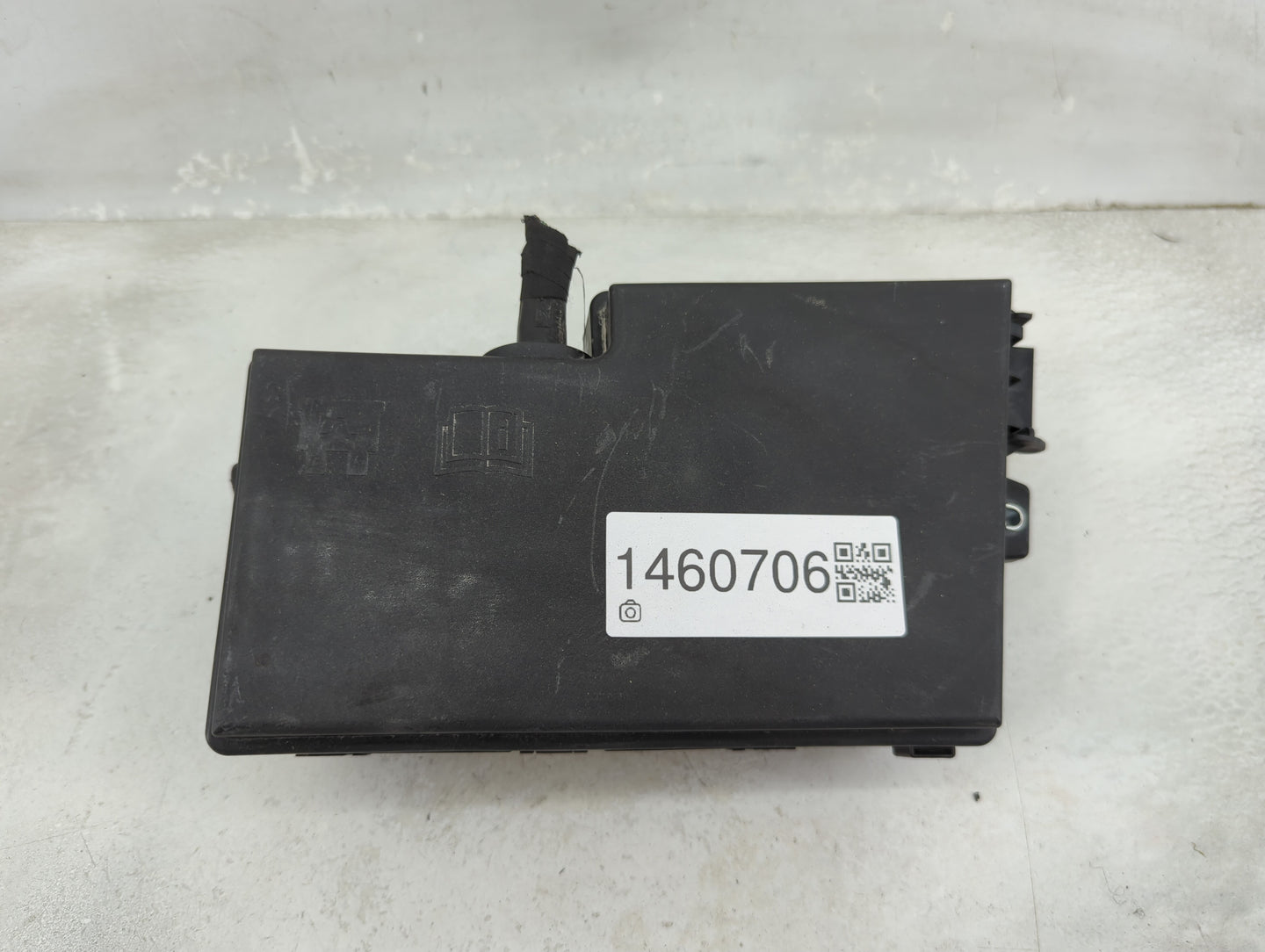 2017-2018 Ford Focus Fusebox Fuse Box Panel Relay Module P/N:AV6T-14A067-AD E02345500 Fits Fits 2017 2018 OEM Used Auto Part