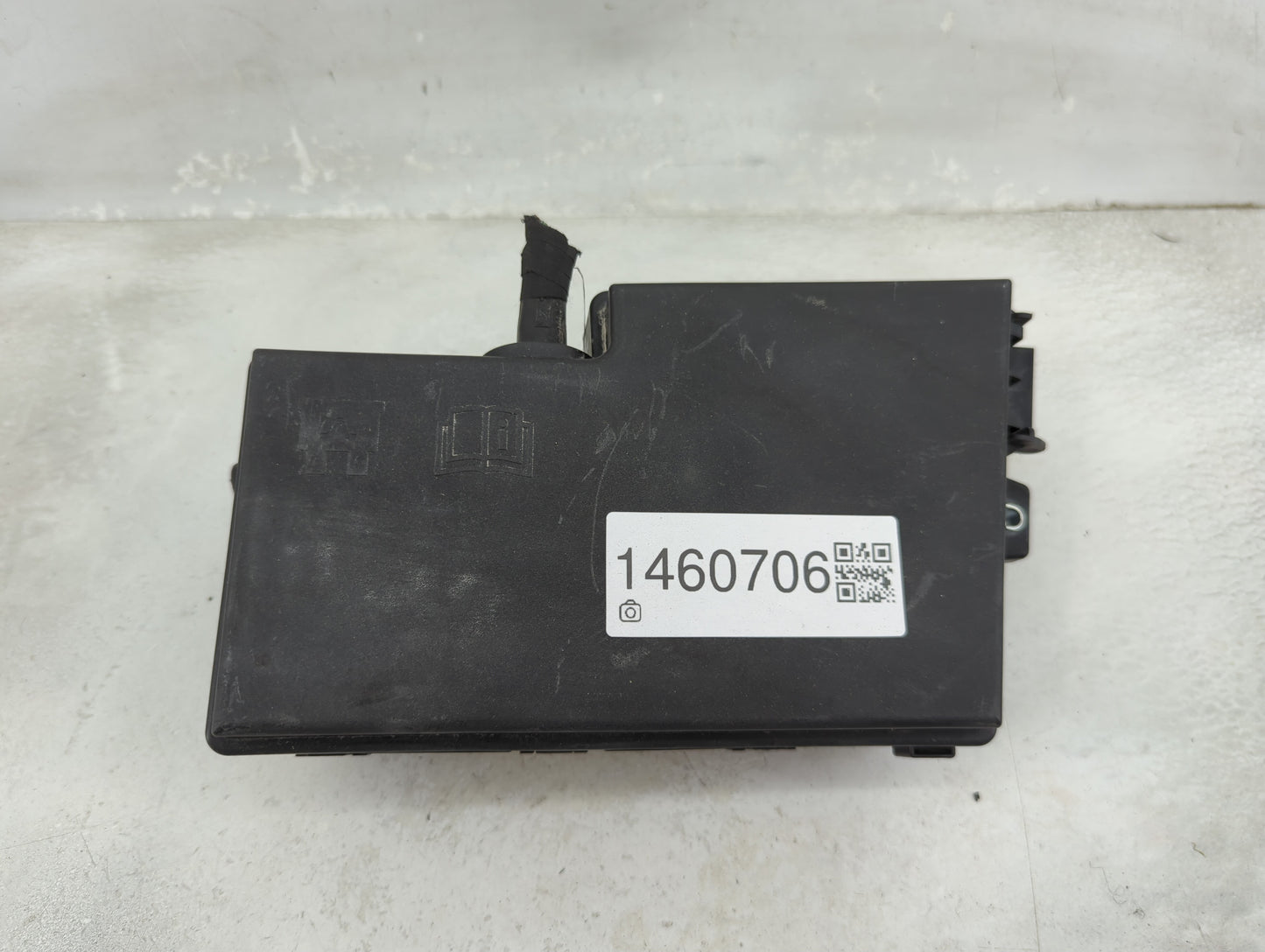 2017-2018 Ford Focus Fusebox Fuse Box Panel Relay Module P/N:AV6T-14A067-AD E02345500 Fits Fits 2017 2018 OEM Used Auto Part