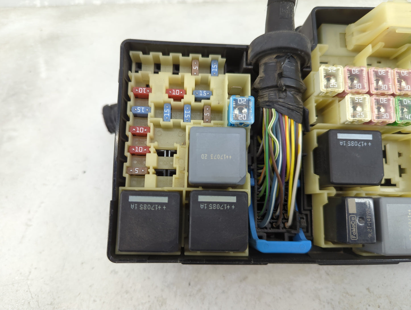 2017-2018 Ford Focus Fusebox Fuse Box Panel Relay Module P/N:AV6T-14A067-AD E02345500 Fits Fits 2017 2018 OEM Used Auto Part